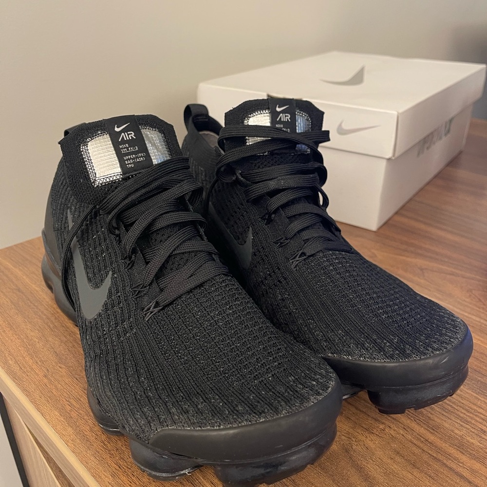 Nike Black VaporMax Athletic Shoes with Flyknit and Air 11.5